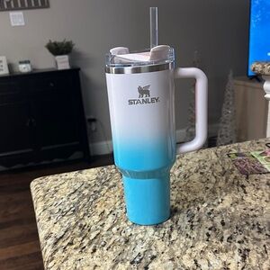40 oz Stanley Gradient Blue and White Tumbler with Handle